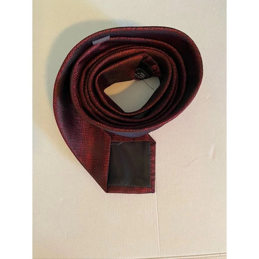Van Heusen Mens Burgundy Red Black Micro Pattern Textured Polyester Necktie